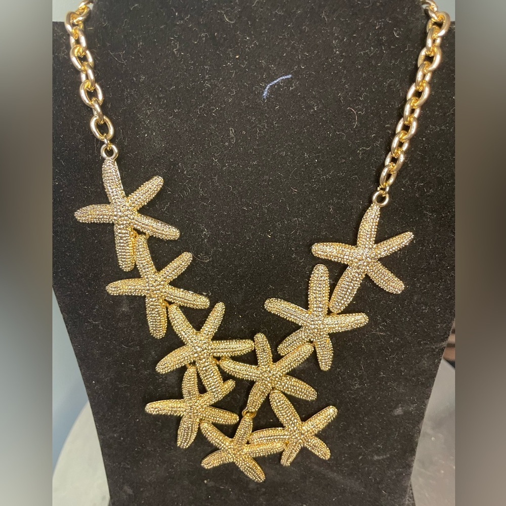 Starfish Neclace - Picture 2 of 3